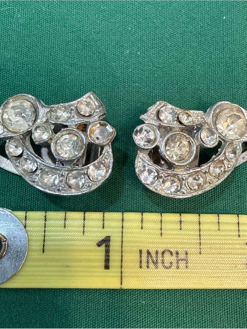 VTG Rhinestone Collar Clips. 18F - Picture 5 of 5